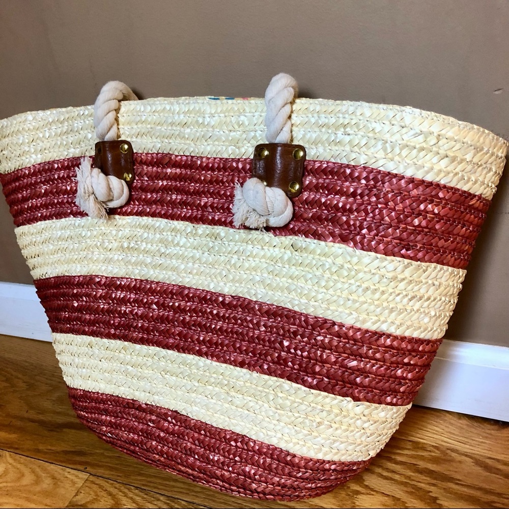 Merlot and Beige Striped-Straw Floral-Lined Zipper Beach Bag With Rope Handles